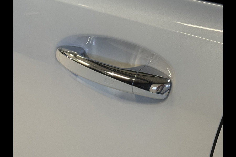 Mercedes-Benz Glb 200 Business Solution AMG | 7-Zits | Pano | Camera | Sfeerverlichting