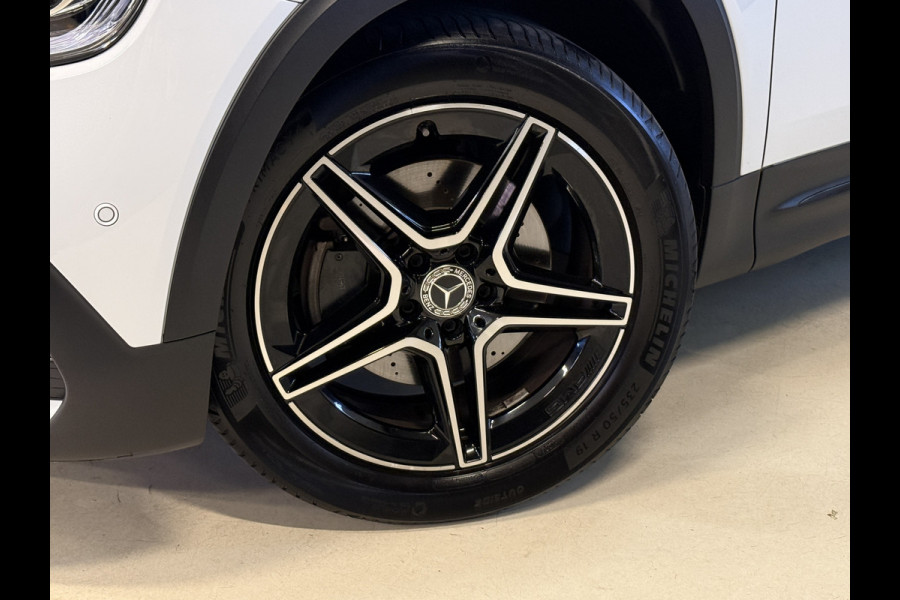 Mercedes-Benz Glb 200 Business Solution AMG | 7-Zits | Pano | Camera | Sfeerverlichting