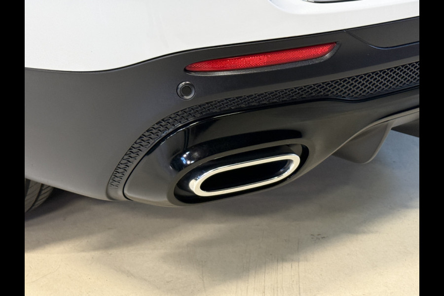 Mercedes-Benz Glb 200 Business Solution AMG | 7-Zits | Pano | Camera | Sfeerverlichting