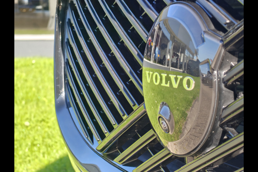 Volvo XC60 T6 350PK AWD Ultra Black Edition | Facelift | Schuif/kantel dak | H & K Audio | BLIS | 360 Camera