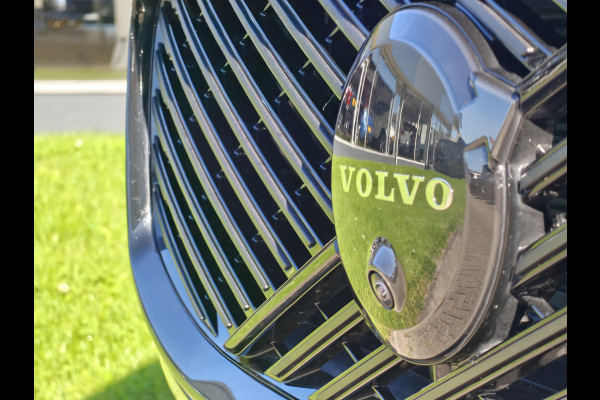Volvo XC60 T6 350PK AWD Ultra Black Edition | Facelift | Schuif/kantel dak | H & K Audio | BLIS | 360 Camera