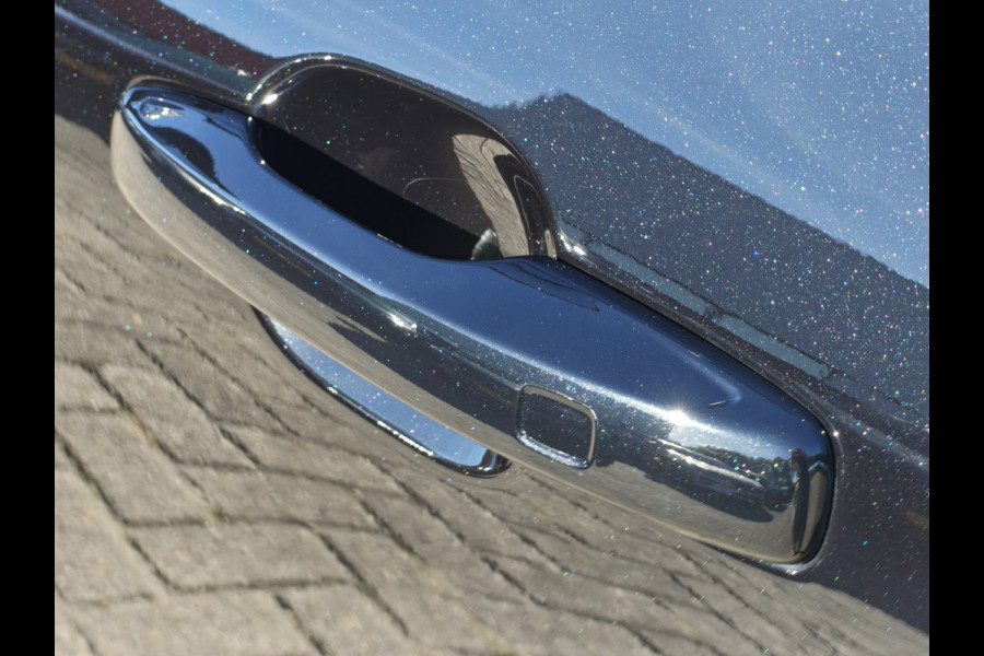 Volvo XC60 T6 350PK AWD Ultra Black Edition | Facelift | Schuif/kantel dak | H & K Audio | BLIS | 360 Camera