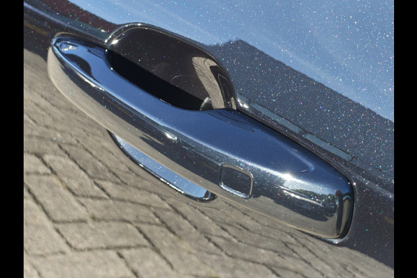 Volvo XC60 T6 350PK AWD Ultra Black Edition | Facelift | Schuif/kantel dak | H & K Audio | BLIS | 360 Camera