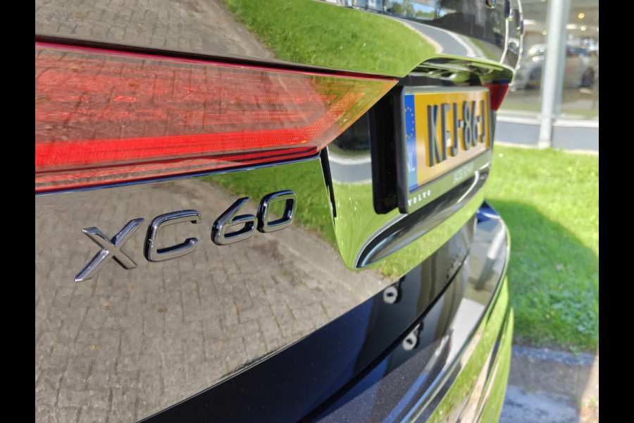 Volvo XC60 T6 350PK AWD Ultra Black Edition | Facelift | Schuif/kantel dak | H & K Audio | BLIS | 360 Camera