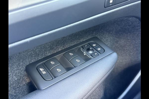 Volvo XC40 1.5 T4 Plug-in hybrid Ultimate Dark | Pano | Memory | H/K Audio | 19 inch