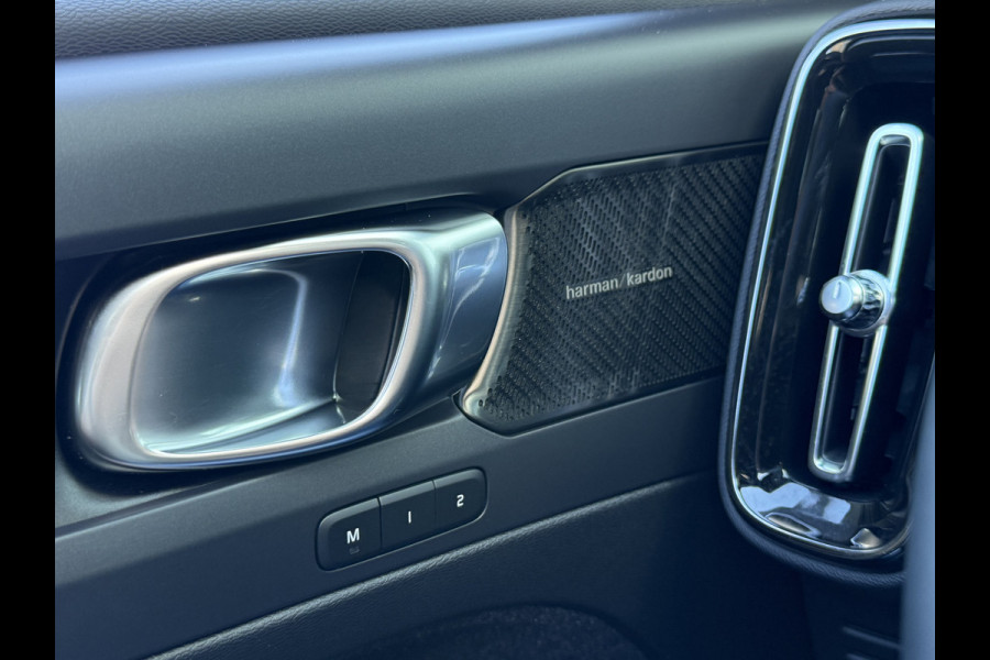 Volvo XC40 1.5 T4 Plug-in hybrid Ultimate Dark | Pano | Memory | H/K Audio | 19 inch