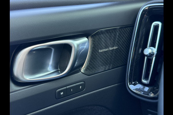 Volvo XC40 1.5 T4 Plug-in hybrid Ultimate Dark | Pano | Memory | H/K Audio | 19 inch