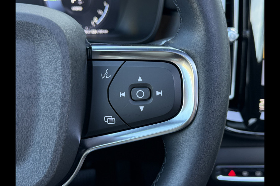 Volvo XC40 1.5 T4 Plug-in hybrid Ultimate Dark | Pano | Memory | H/K Audio | 19 inch