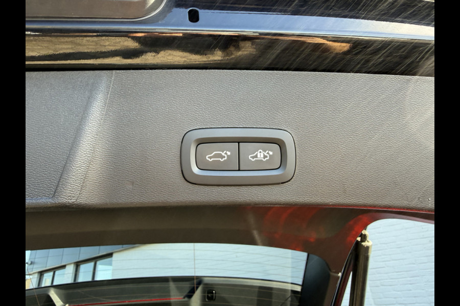 Volvo XC40 1.5 T4 Plug-in hybrid Ultimate Dark | Pano | Memory | H/K Audio | 19 inch