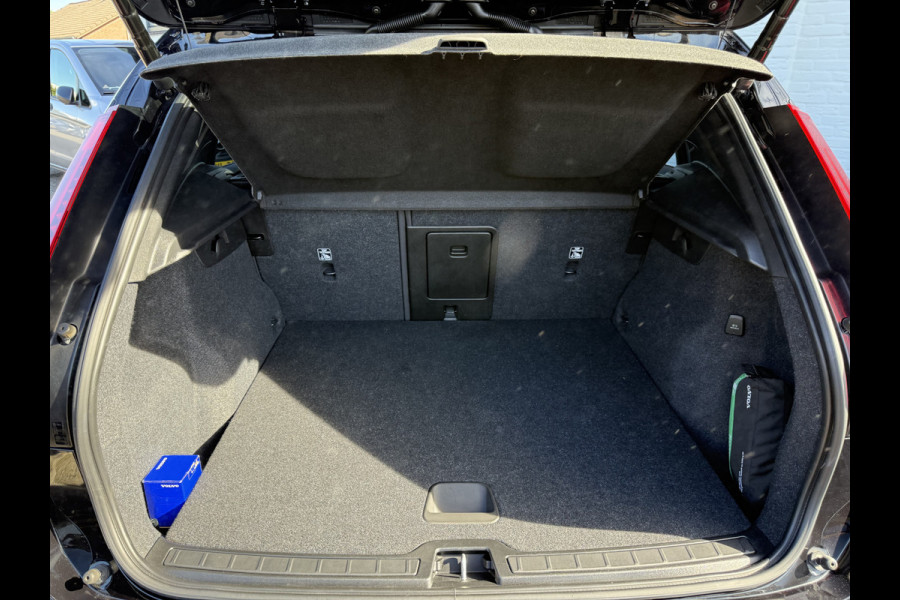Volvo XC40 1.5 T4 Plug-in hybrid Ultimate Dark | Pano | Memory | H/K Audio | 19 inch