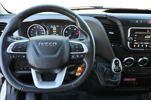 Iveco Daily 40C18 3.0 HiMatic Bakwagen met Dhollandia laadklep Luchtvering, Trekhaak, ACC, LED, Geveerde stoel, Camera