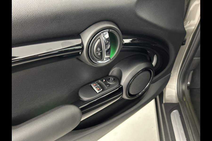MINI Mini 1.5 136 PK Aut. Cooper Greenwich Ed. Pano-dak/Yours-Leer/Carplay/Climate
