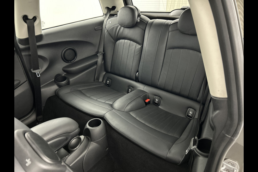 MINI Mini 1.5 136 PK Aut. Cooper Greenwich Ed. Pano-dak/Yours-Leer/Carplay/Climate