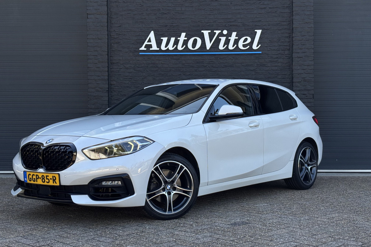 BMW 1-serie 118i Sportline | Sportleder | Comfort Acces | Stoel+Stuurverwarming | PDC V+A | Carplay