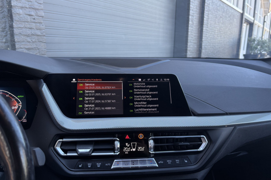 BMW 1-serie 118i Sportline | Sportleder | Comfort Acces | Stoel+Stuurverwarming | PDC V+A | Carplay