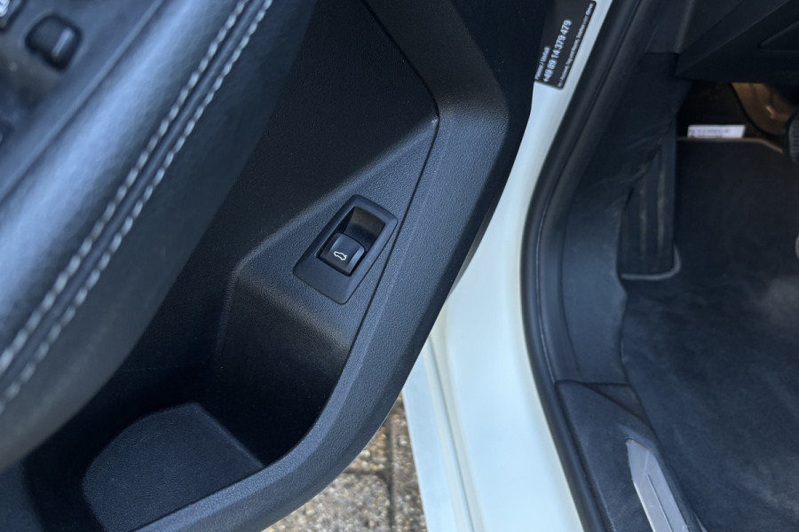 BMW 1-serie 118i Sportline | Sportleder | Comfort Acces | Stoel+Stuurverwarming | PDC V+A | Carplay