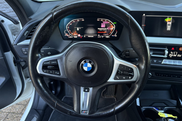 BMW 1-serie 118i Sportline | Sportleder | Comfort Acces | Stoel+Stuurverwarming | PDC V+A | Carplay