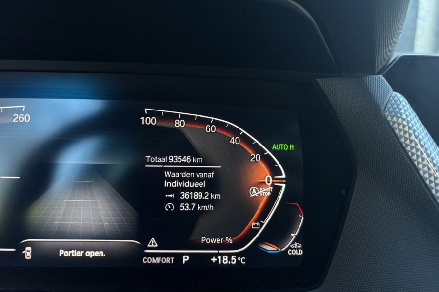 BMW 1-serie 118i Sportline | Sportleder | Comfort Acces | Stoel+Stuurverwarming | PDC V+A | Carplay
