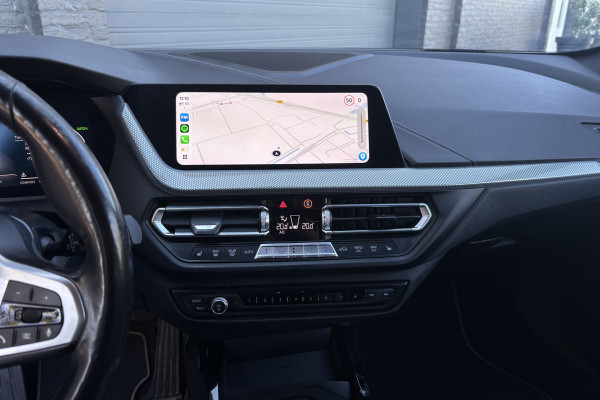 BMW 1-serie 118i Sportline | Sportleder | Comfort Acces | Stoel+Stuurverwarming | PDC V+A | Carplay