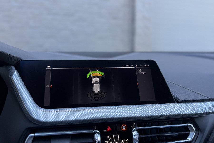 BMW 1-serie 118i Sportline | Sportleder | Comfort Acces | Stoel+Stuurverwarming | PDC V+A | Carplay