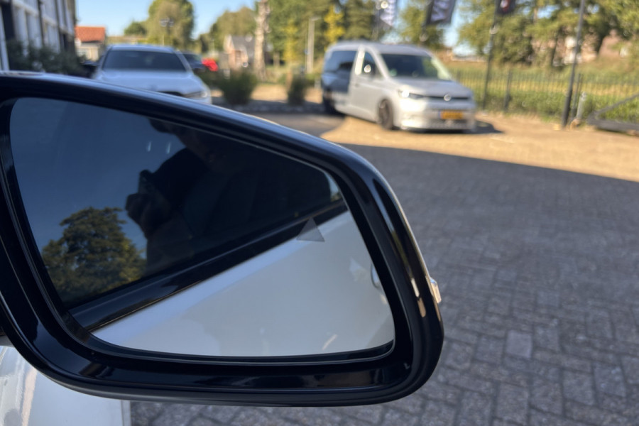 BMW 1-serie 118i Sportline | Sportleder | Comfort Acces | Stoel+Stuurverwarming | PDC V+A | Carplay