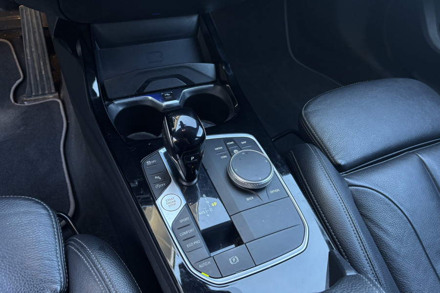 BMW 1-serie 118i Sportline | Sportleder | Comfort Acces | Stoel+Stuurverwarming | PDC V+A | Carplay