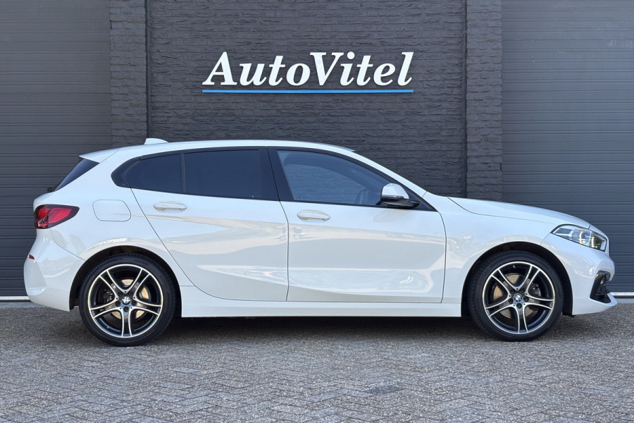 BMW 1-serie 118i Sportline | Sportleder | Comfort Acces | Stoel+Stuurverwarming | PDC V+A | Carplay