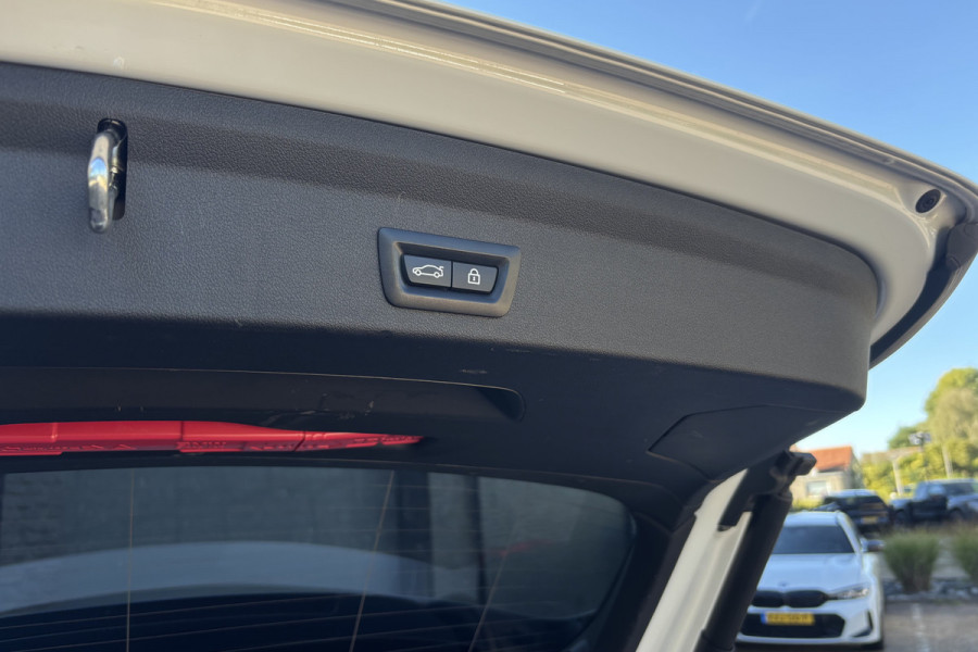 BMW 1-serie 118i Sportline | Sportleder | Comfort Acces | Stoel+Stuurverwarming | PDC V+A | Carplay