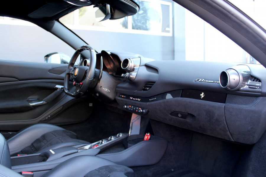 Ferrari F8 Tributo 3.9 V8 HELE