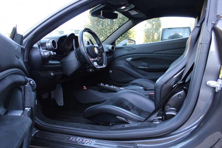 Ferrari F8 Tributo 3.9 V8 HELE