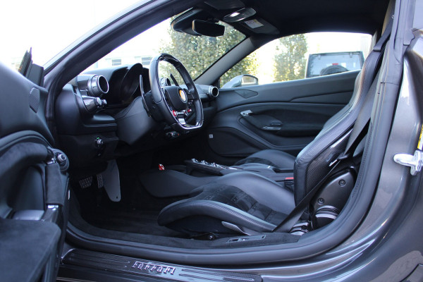 Ferrari F8 Tributo 3.9 V8 HELE