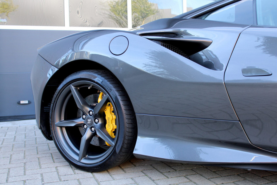 Ferrari F8 Tributo 3.9 V8 HELE