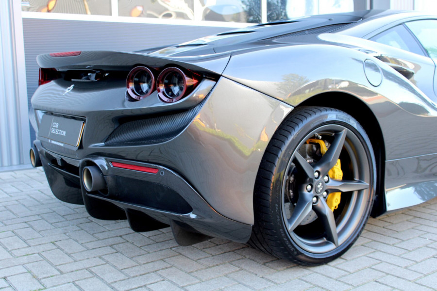 Ferrari F8 Tributo 3.9 V8 HELE