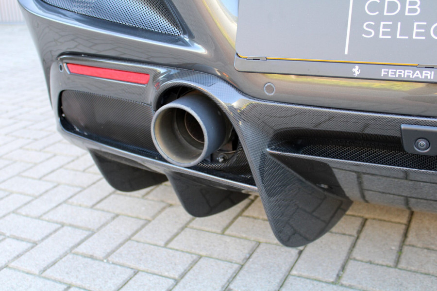 Ferrari F8 Tributo 3.9 V8 HELE