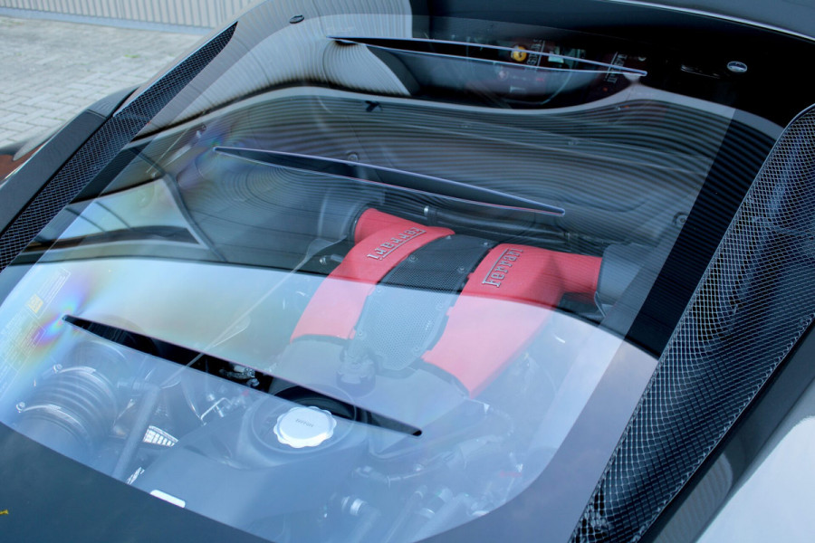 Ferrari F8 Tributo 3.9 V8 HELE
