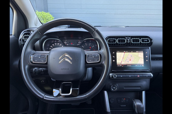 Citroën C3 Aircross 1.2 PureTech S&S Shine ✓D-riem vv in 2025✓Dealer Onderhouden✓Camera✓Trekhaak✓Keyless✓2e Eigenaar✓Draadloze telefoonlader✓Head-up Display✓Carplay✓Navi✓Clima✓Cruise✓Pdc V+A✓Rijstrooksensor✓Dodehoeksensor✓110pk✓17'' Lm velgen✓N.A.P✓Apk tot 01-2027