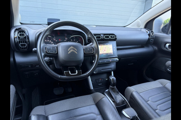 Citroën C3 Aircross 1.2 PureTech S&S Shine ✓D-riem vv in 2025✓Dealer Onderhouden✓Camera✓Trekhaak✓Keyless✓2e Eigenaar✓Draadloze telefoonlader✓Head-up Display✓Carplay✓Navi✓Clima✓Cruise✓Pdc V+A✓Rijstrooksensor✓Dodehoeksensor✓110pk✓17'' Lm velgen✓N.A.P✓Apk tot 01-2027
