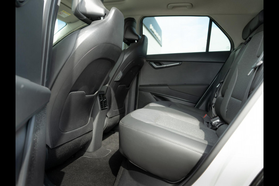 Kia Niro EV ExecutiveLine 64.8 kWh | Schuifkanteldak | Stoel en stuurverwarming | Stoel ventilatie |