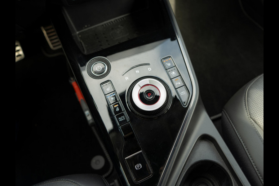 Kia Niro EV ExecutiveLine 64.8 kWh | Schuifkanteldak | Stoel en stuurverwarming | Stoel ventilatie |