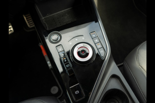 Kia Niro EV ExecutiveLine 64.8 kWh | Schuifkanteldak | Stoel en stuurverwarming | Stoel ventilatie |