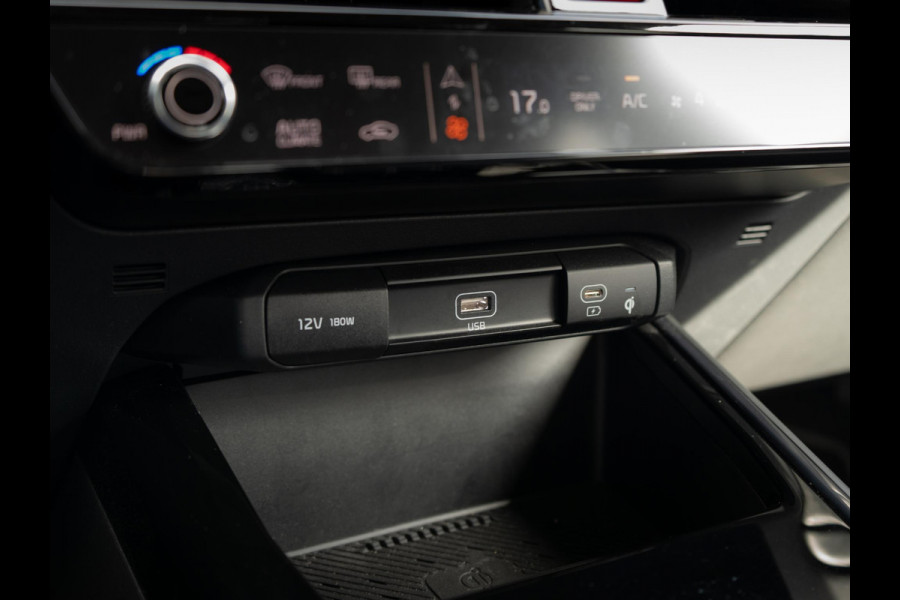 Kia Niro EV ExecutiveLine 64.8 kWh | Schuifkanteldak | Stoel en stuurverwarming | Stoel ventilatie |