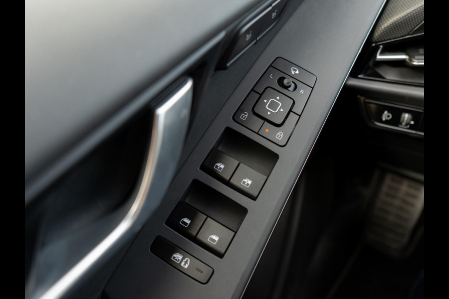 Kia Niro EV ExecutiveLine 64.8 kWh | Schuifkanteldak | Stoel en stuurverwarming | Stoel ventilatie |
