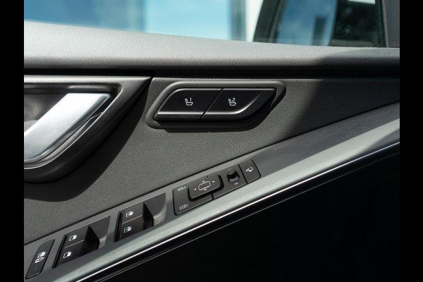 Kia Niro EV ExecutiveLine 64.8 kWh | Schuifkanteldak | Stoel en stuurverwarming | Stoel ventilatie |