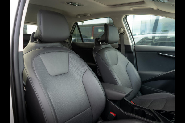 Kia Niro EV ExecutiveLine 64.8 kWh | Schuifkanteldak | Stoel en stuurverwarming | Stoel ventilatie |