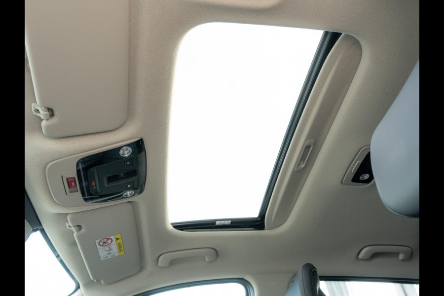 Kia Niro EV ExecutiveLine 64.8 kWh | Schuifkanteldak | Stoel en stuurverwarming | Stoel ventilatie |