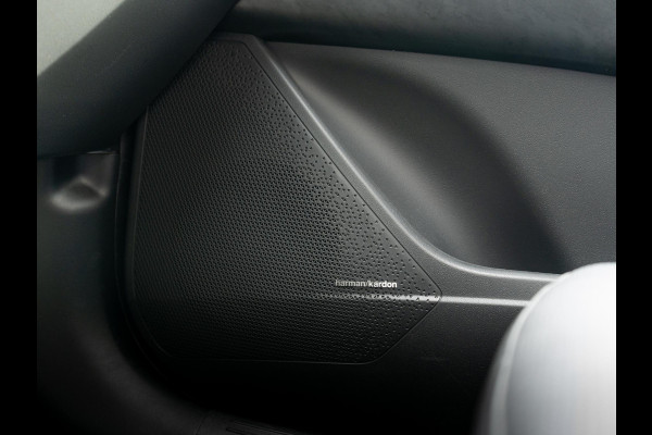 Kia Niro EV ExecutiveLine 64.8 kWh | Schuifkanteldak | Stoel en stuurverwarming | Stoel ventilatie |