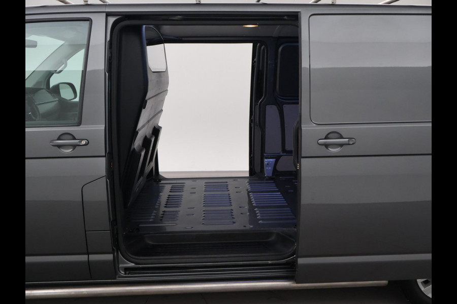 Volkswagen Transporter 2.0 TDI 150 PK DSG L2H1 HIGHLINE + 2 SCHUIFDEUREN | APPLE CARPLAY | TREKHAAK | COMFORTSTOELEN