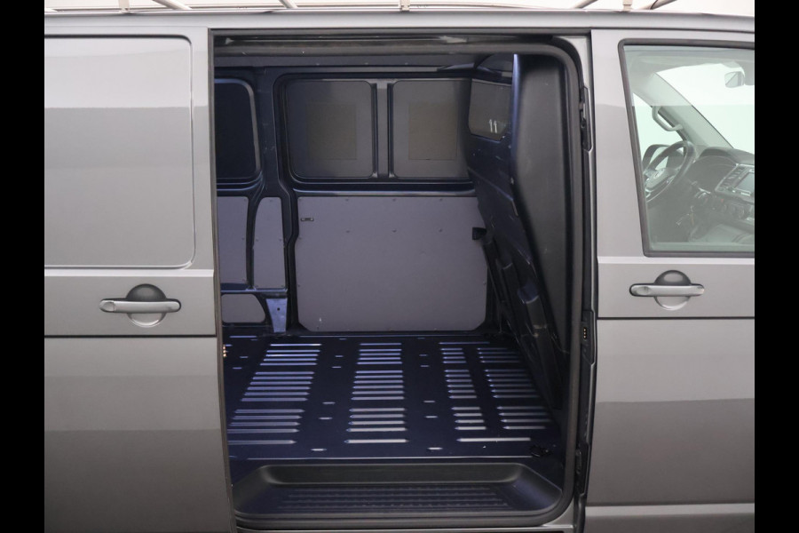 Volkswagen Transporter 2.0 TDI 150 PK DSG L2H1 HIGHLINE + 2 SCHUIFDEUREN | APPLE CARPLAY | TREKHAAK | COMFORTSTOELEN