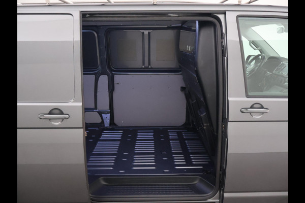 Volkswagen Transporter 2.0 TDI 150 PK DSG L2H1 HIGHLINE + 2 SCHUIFDEUREN | APPLE CARPLAY | TREKHAAK | COMFORTSTOELEN