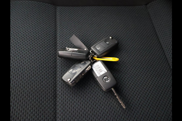 Volkswagen Transporter 2.0 TDI 150 PK DSG L2H1 HIGHLINE + 2 SCHUIFDEUREN | APPLE CARPLAY | TREKHAAK | COMFORTSTOELEN